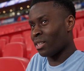 开云体育APP-格伊：没想到踢日本会戴上队长袖标，这会是我反复回味的经历